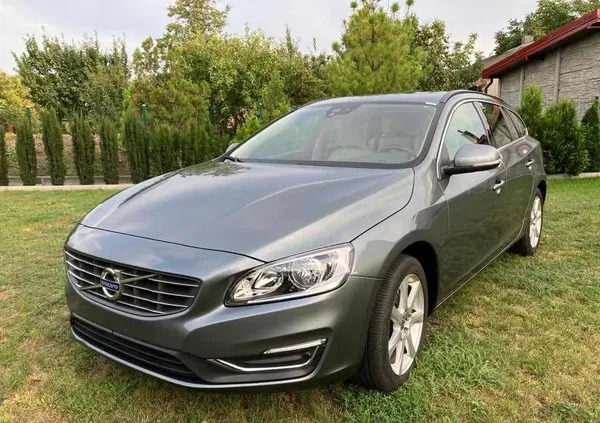 volvo Volvo V60 cena 63700 przebieg: 105800, rok produkcji 2017 z Turek